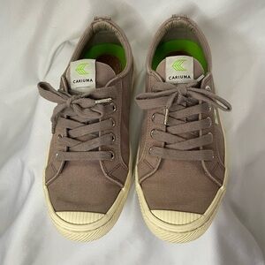 Cariuma OCA Low Sneakers Women's 8.5 Mystic Grey - Sustainable - Travel Friendly